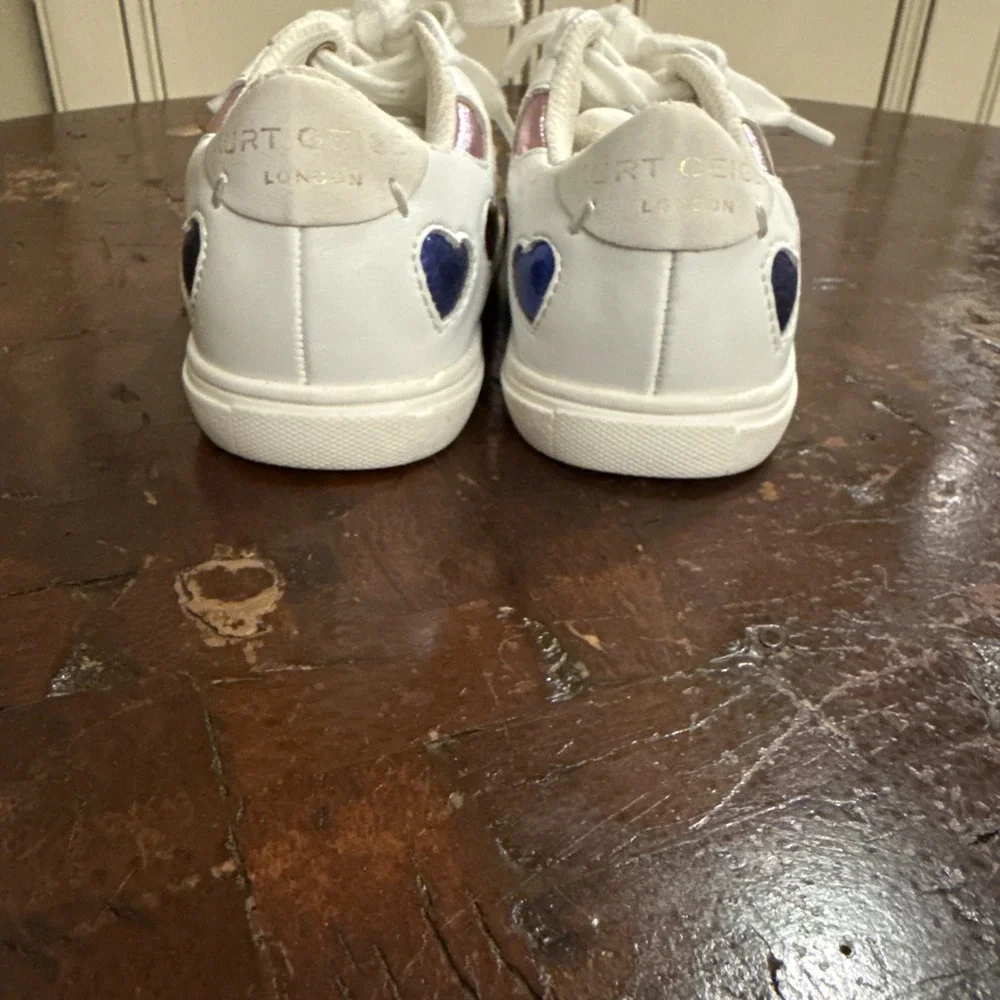 Kurt Geiger Mini Lane Love White Leather Hearts Girls School Shoes Sz 6